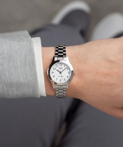 Часовник Дамски Casio Classic