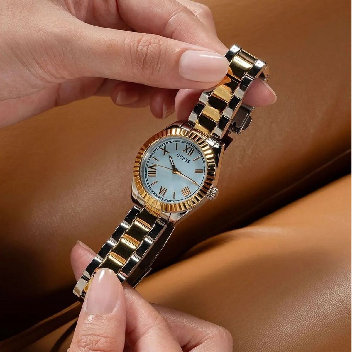 Часовник Дамски Guess Mini Luna
