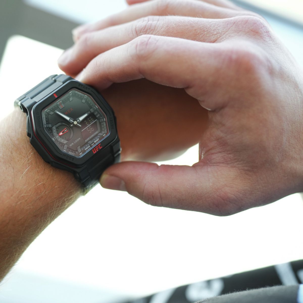 Часовник Мъжки Timex UFC Colossus