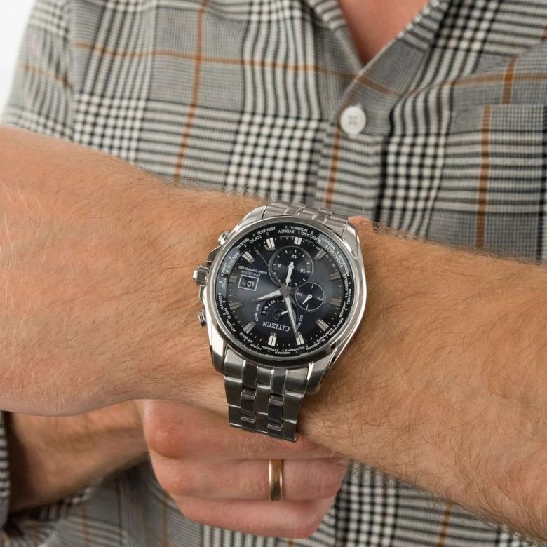 Citizen JV1007-07E - Kompas