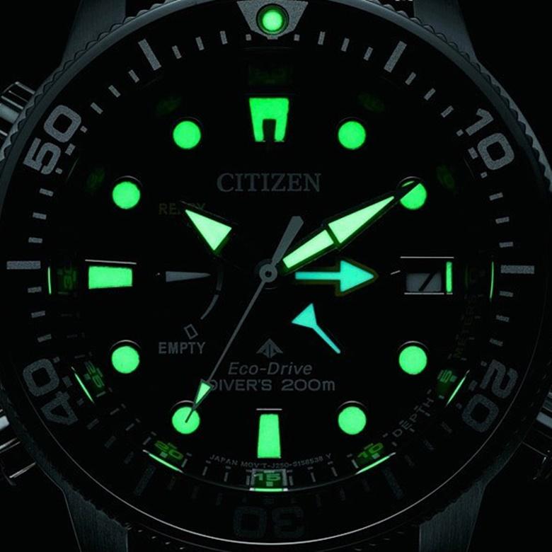 Citizen NJ0151-88W - Fluorescencyjne wskazówki i indeksy