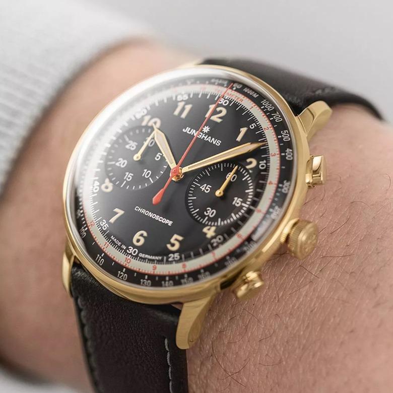 Junghans 027/4308.02 - Powłoka luminescencyjna