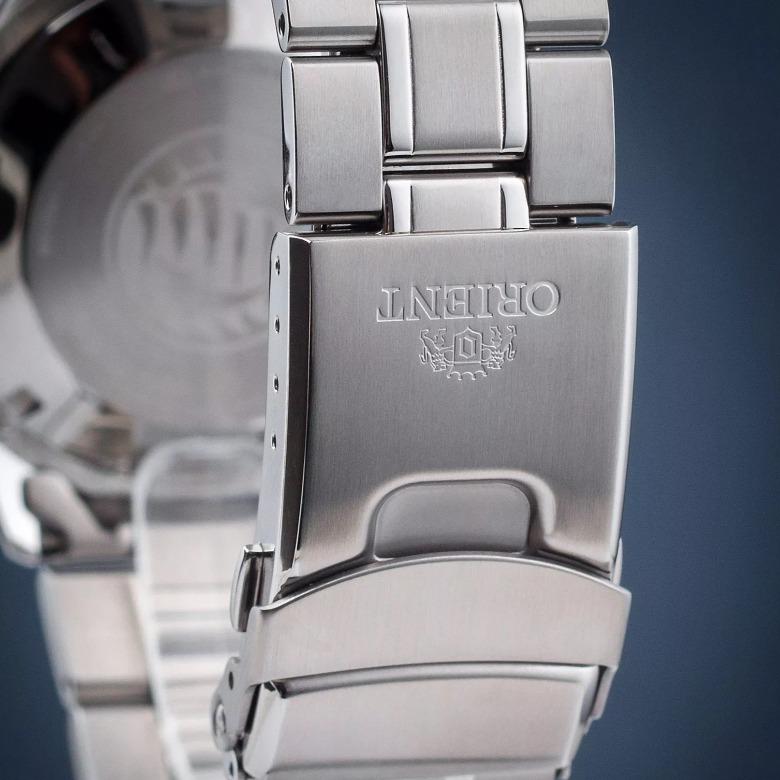 Orient RA-AR0003L30B - Trwałość i elegancja: stalowa bransoleta